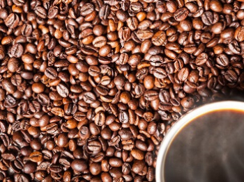 Pros and Cons of Coffee for Aging Adults